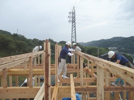 6.小屋組み.jpg
